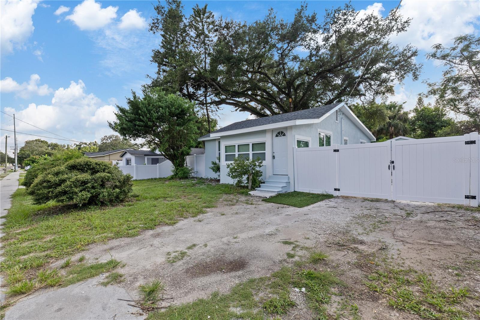 8714 N Blvd Property Photo 3
