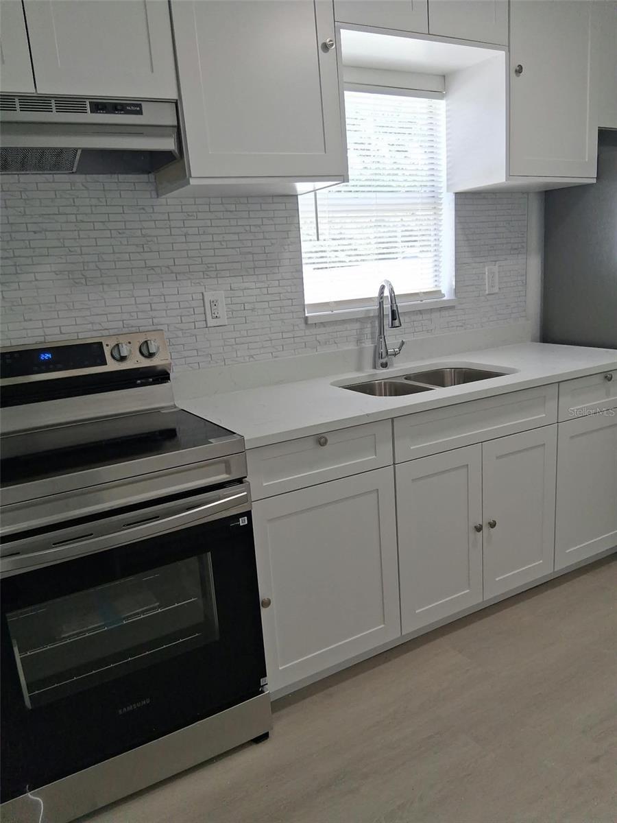 8714 N Blvd Property Photo 9