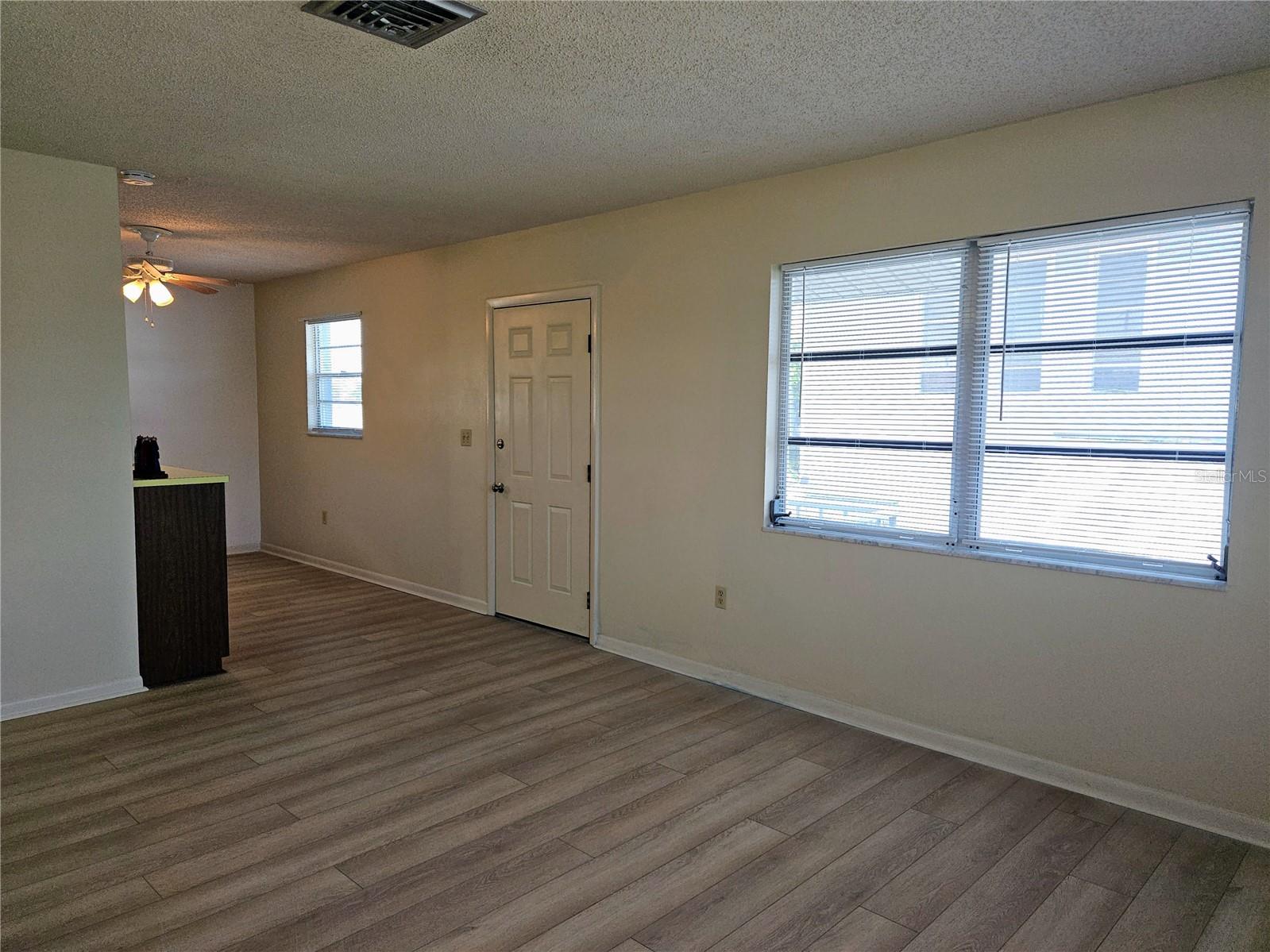 360 137th Avenue Cir #360 Property Photo 4