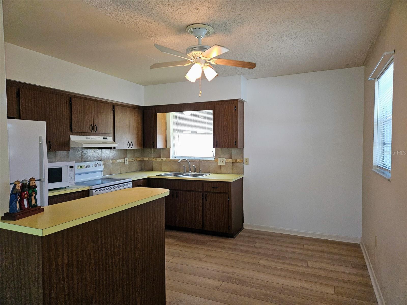 360 137th Avenue Cir #360 Property Photo 6