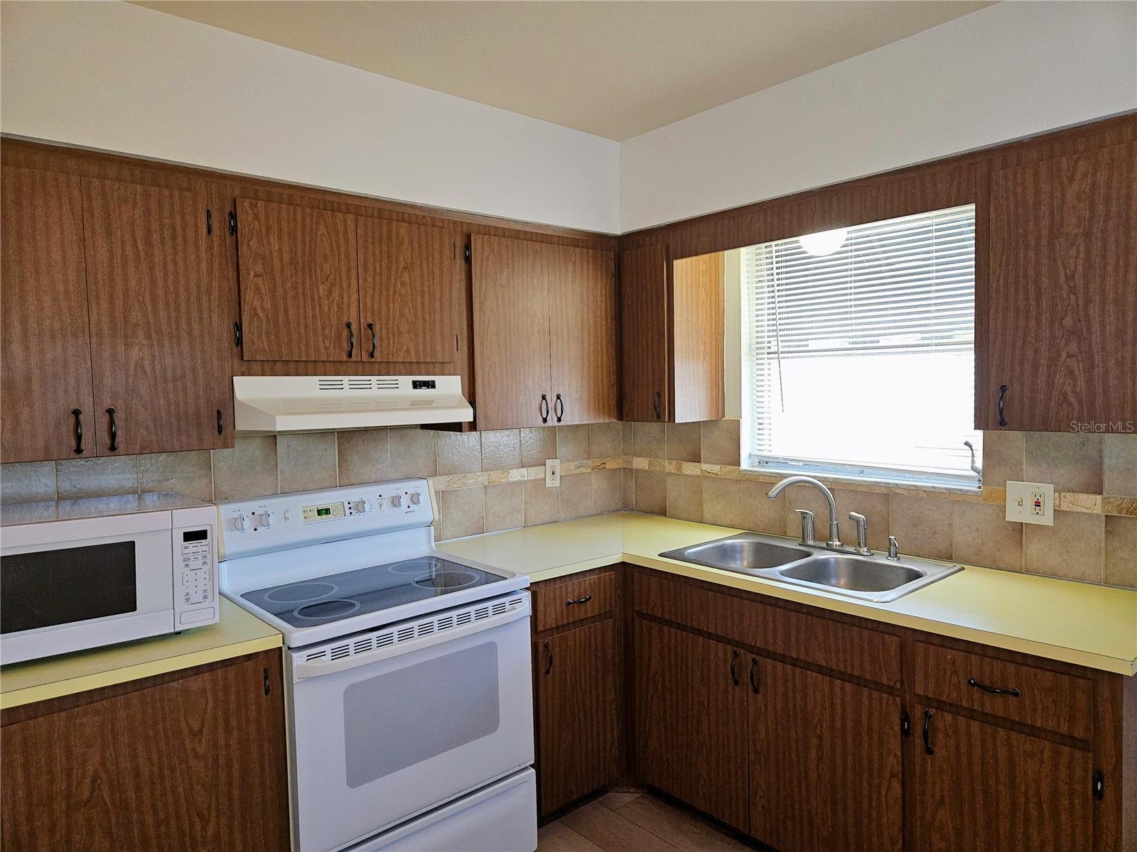 360 137th Avenue Cir #360 Property Photo 9