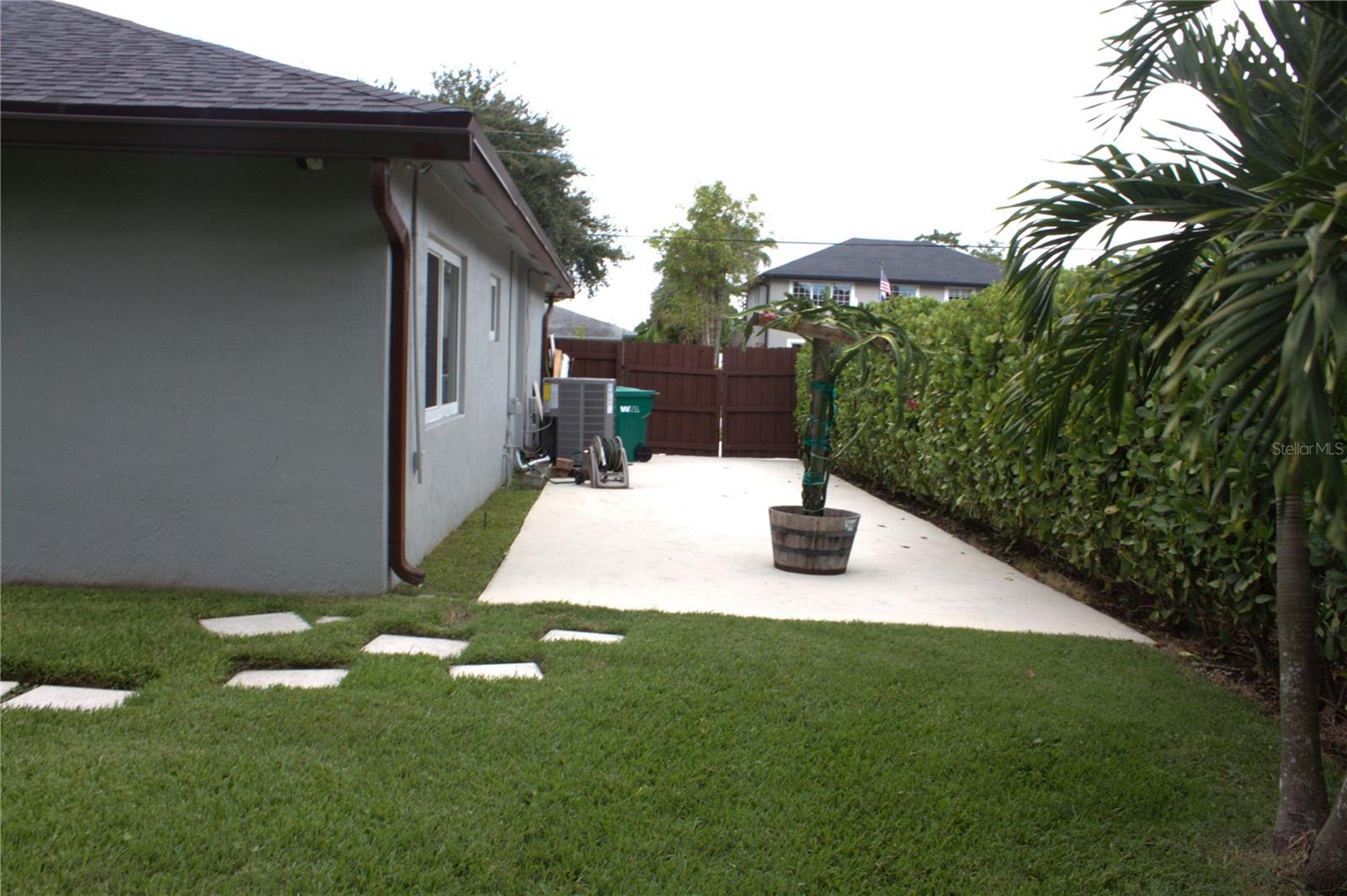 12480 Sw 2nd St Property Photo 23
