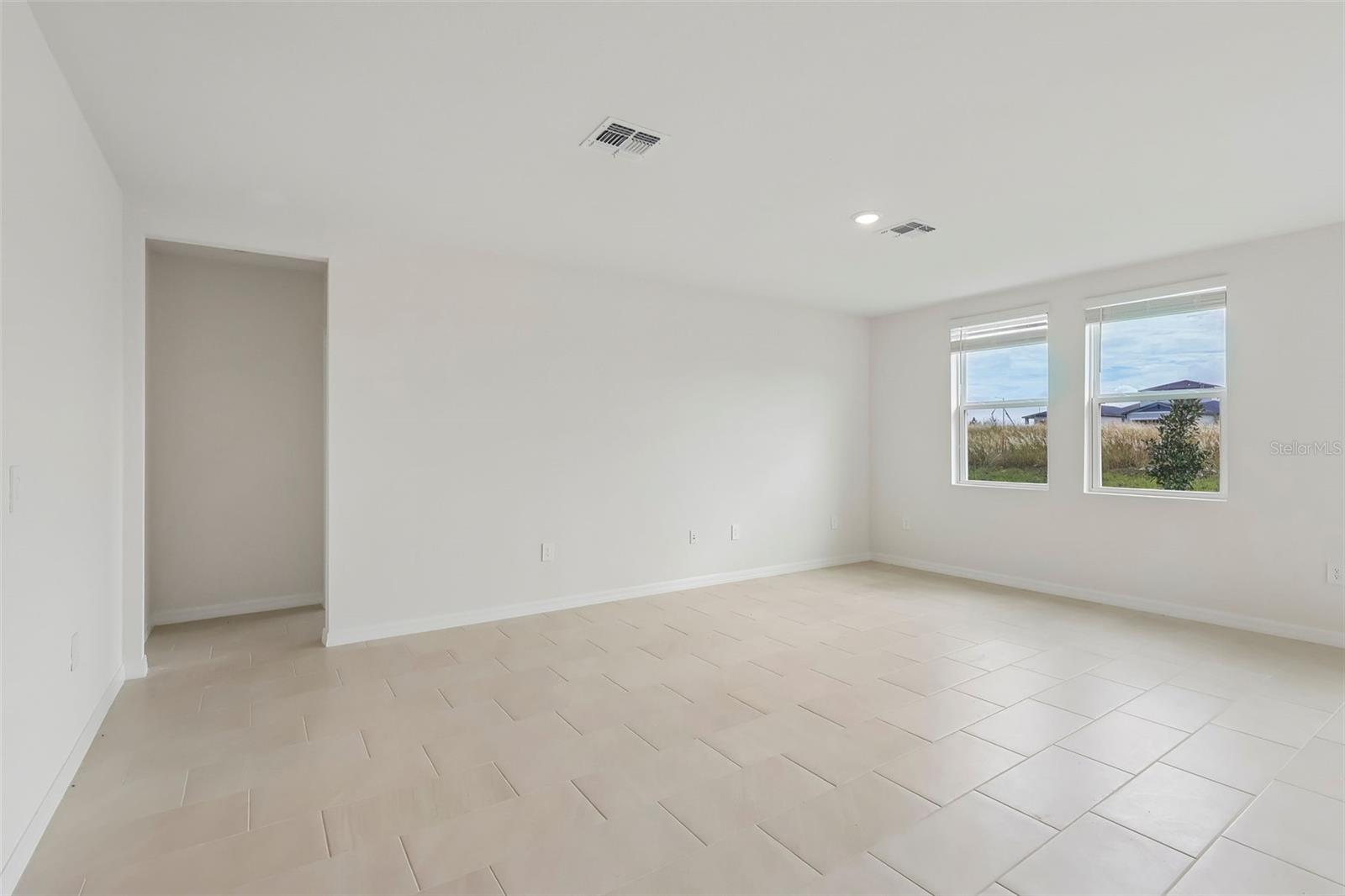 2194 Wildberry Way Property Photo 6