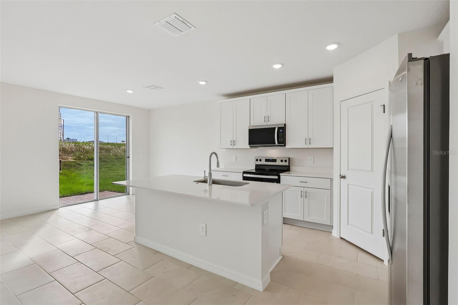 2194 Wildberry Way Property Photo 14