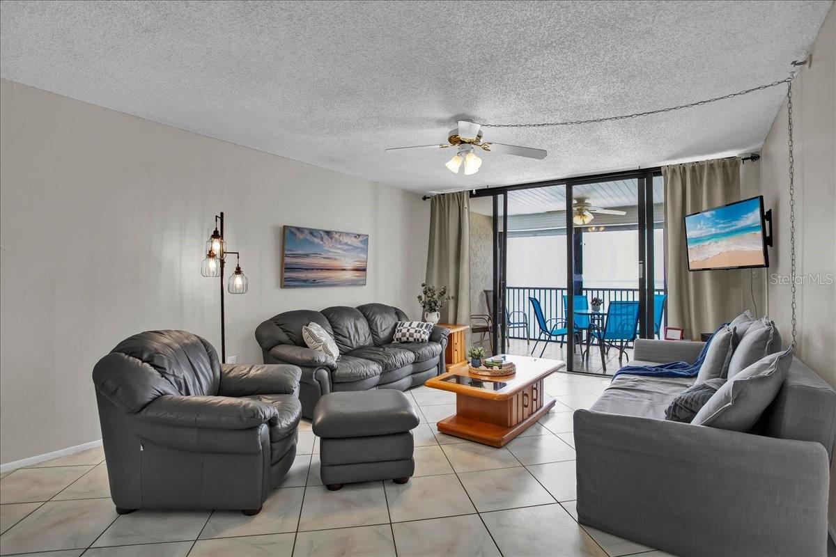 15462 Gulf Blvd #903 Property Photo 11