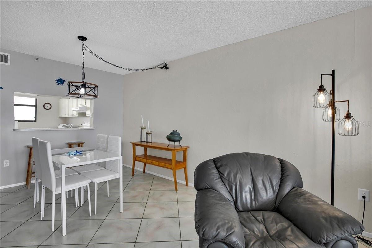 15462 Gulf Blvd #903 Property Photo 17