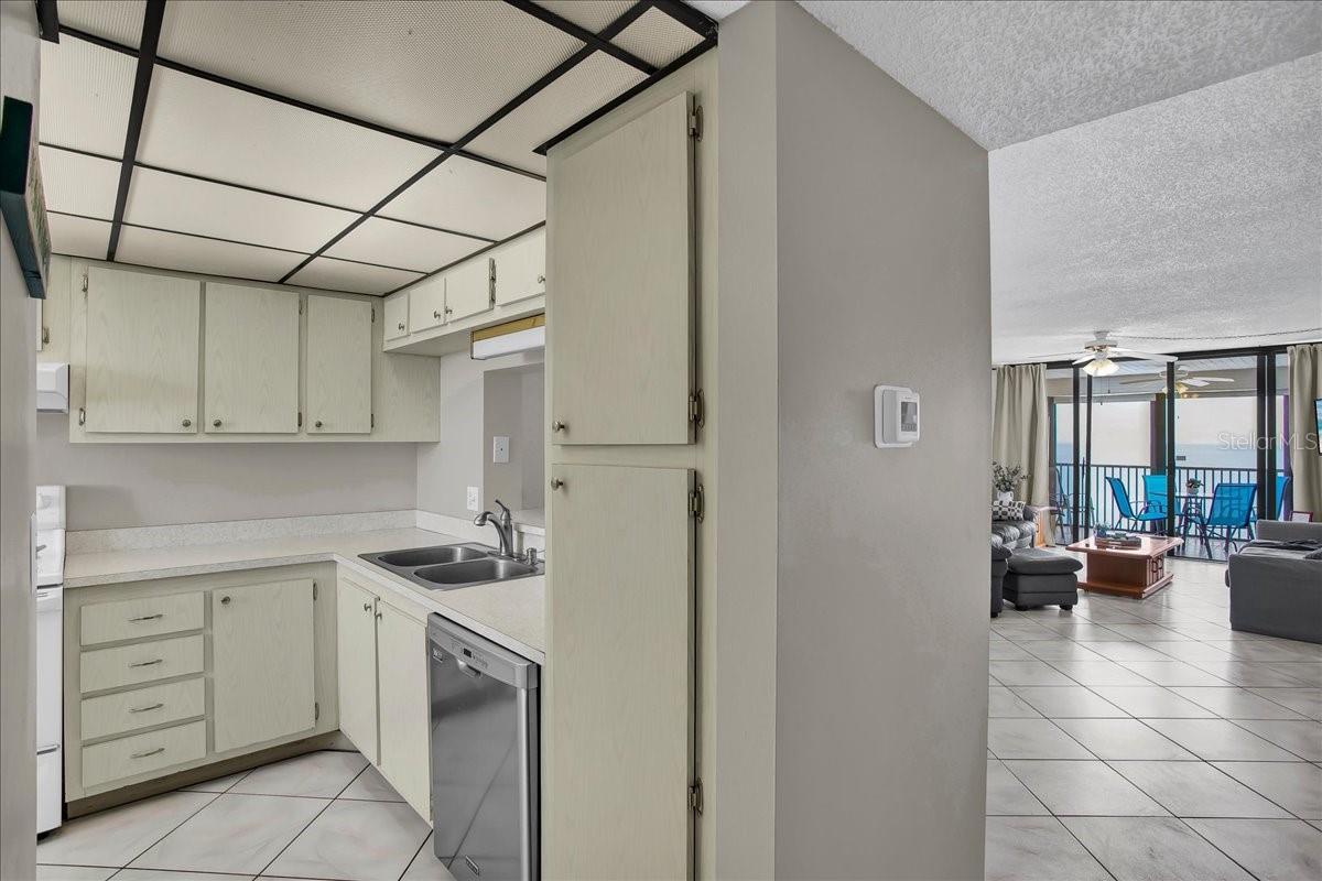 15462 Gulf Blvd #903 Property Photo 23