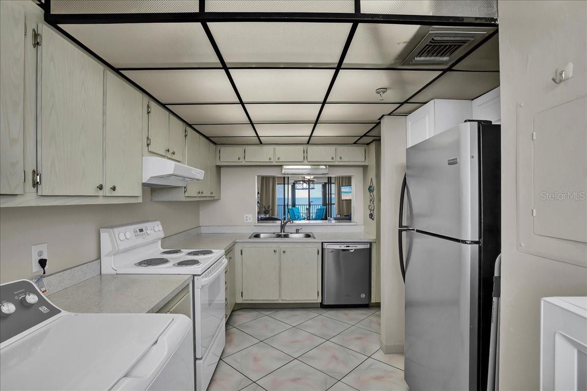 15462 Gulf Blvd #903 Property Photo 29