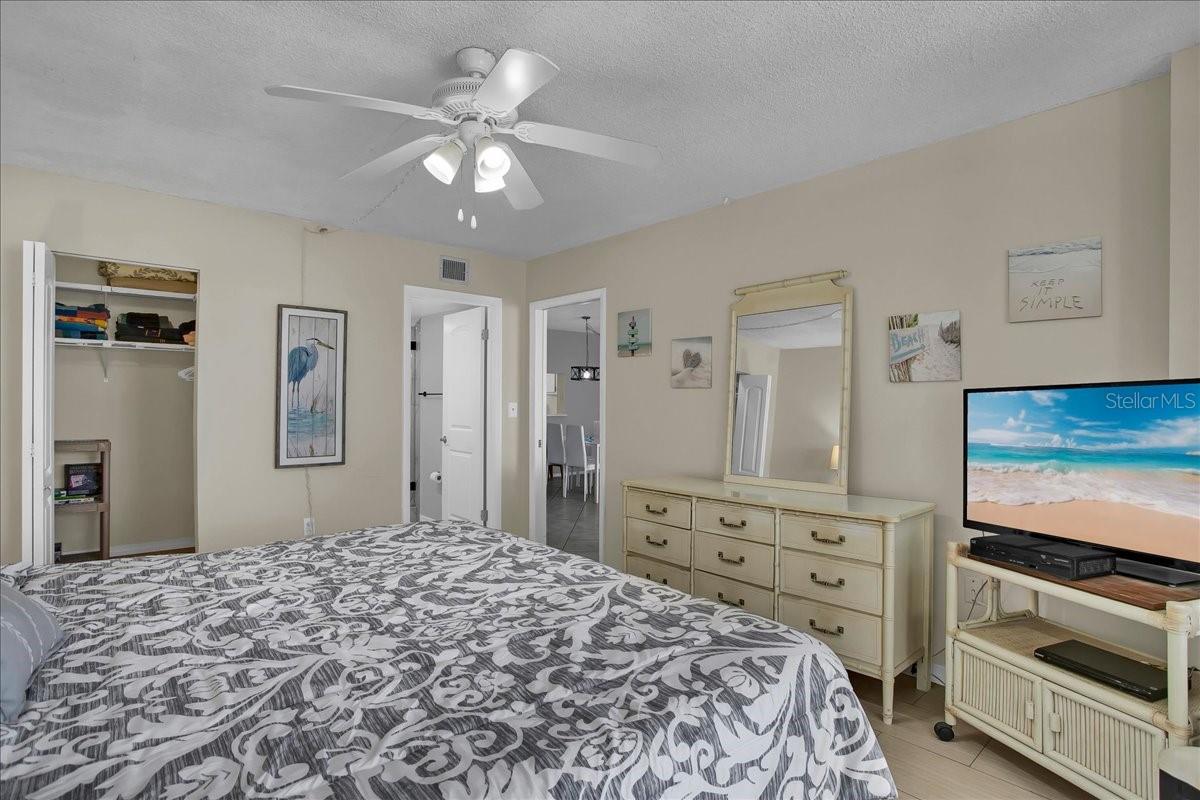 15462 Gulf Blvd #903 Property Photo 35