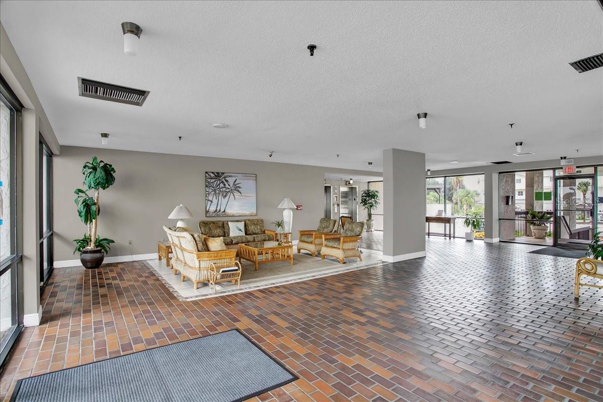 15462 Gulf Blvd #903 Property Photo 53