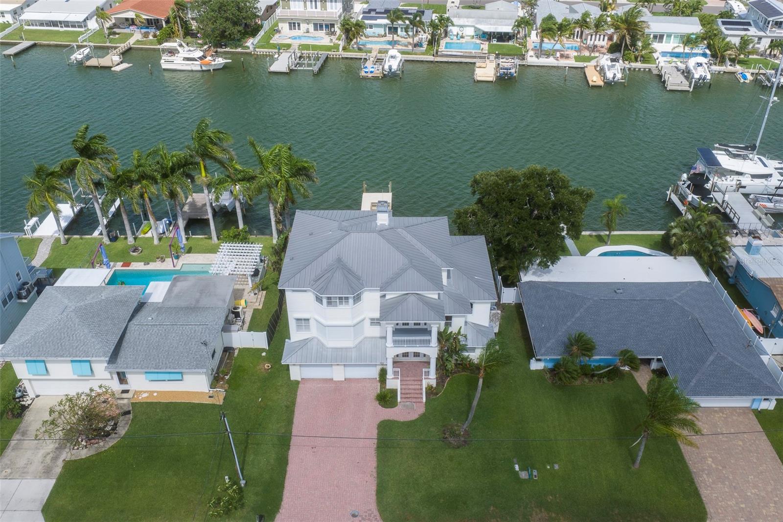 540 Johns Pass Ave Property Photo 2