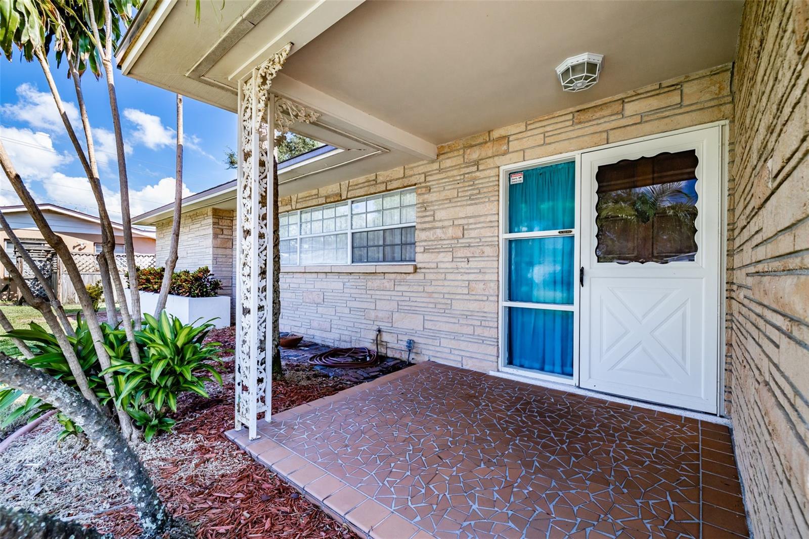 5004 S Hesperides St Property Photo 4