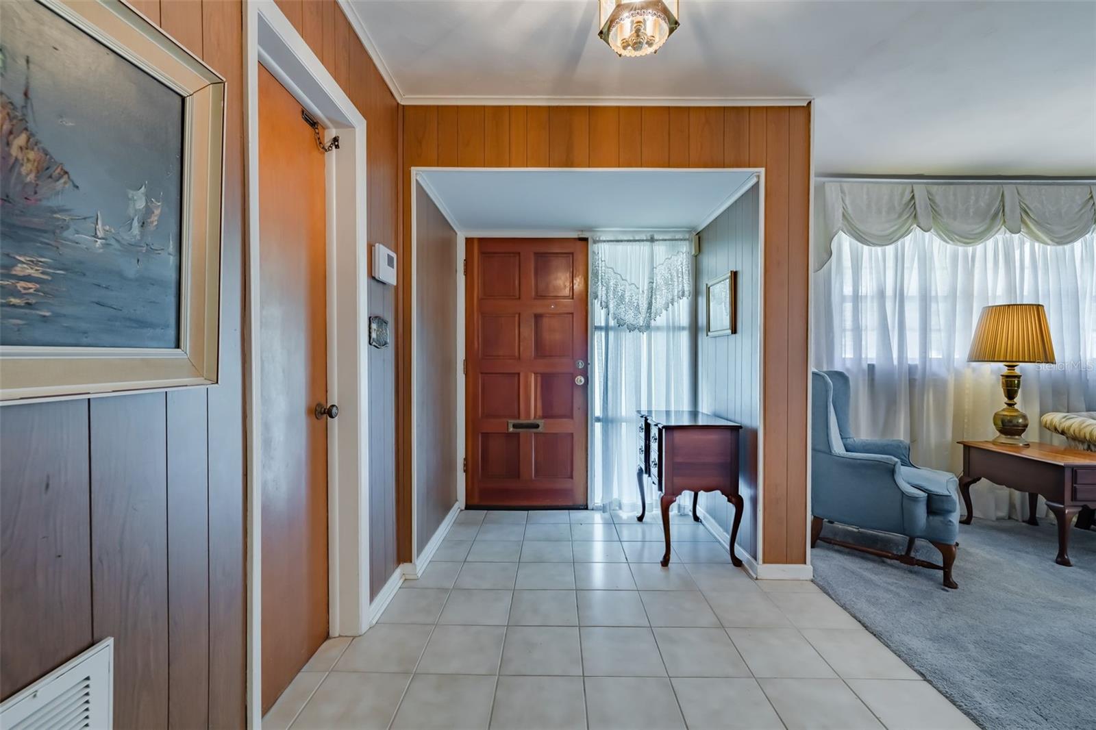 5004 S Hesperides St Property Photo 5