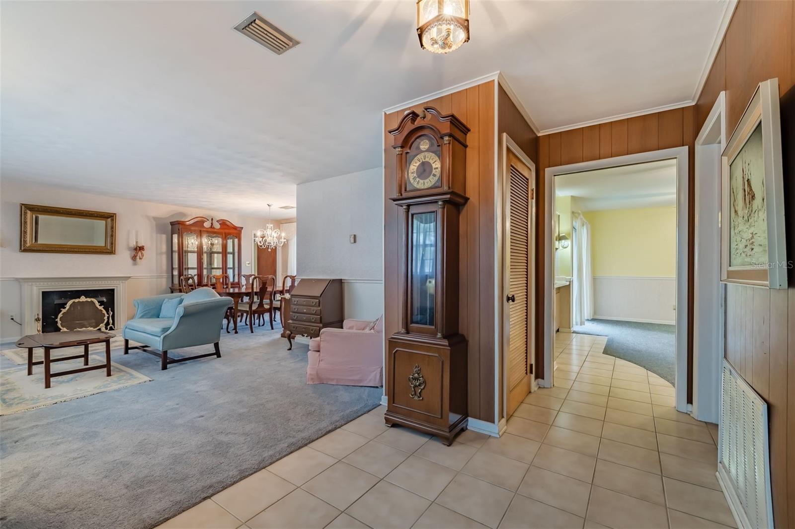 5004 S Hesperides St Property Photo 6