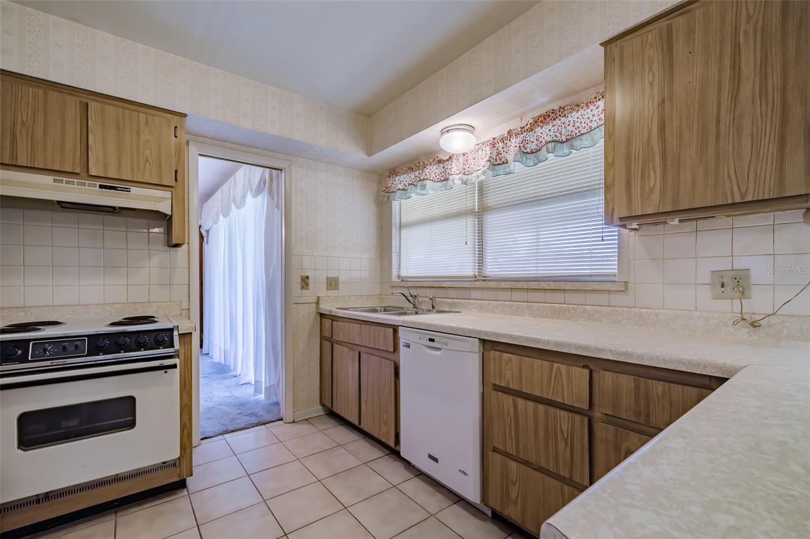 5004 S Hesperides St Property Photo 15