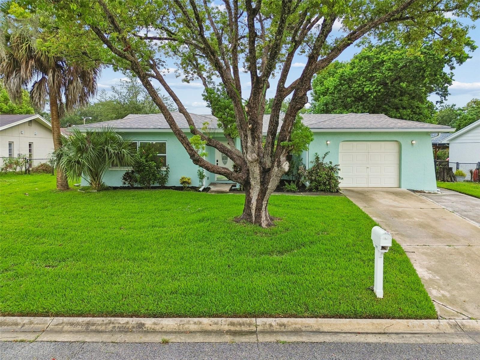 12807 Willowdale Way Property Photo 3