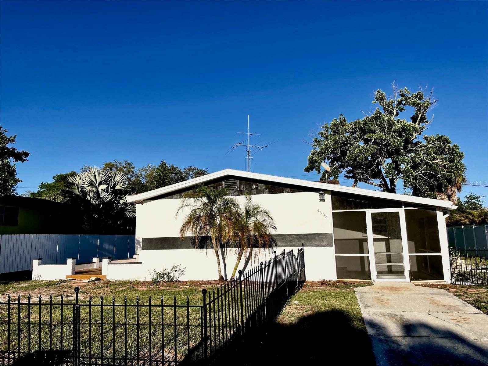 4608 S HESPERIDES ST Property Photo 1