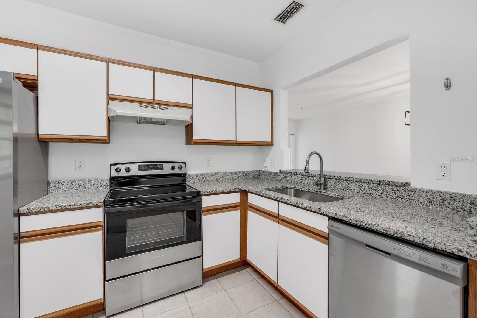 6014 Portsdale Pl #202 Property Photo 5