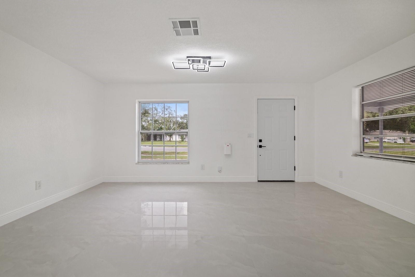 7156 Spring Hill Dr Property Photo 6