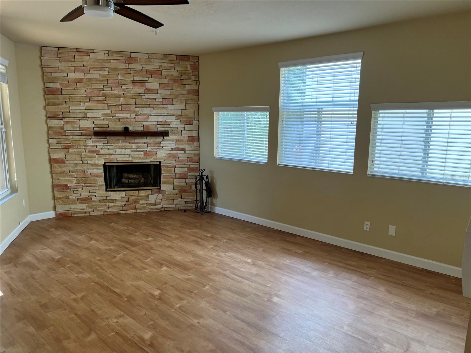 1383 Curlew Rd Property Photo 15