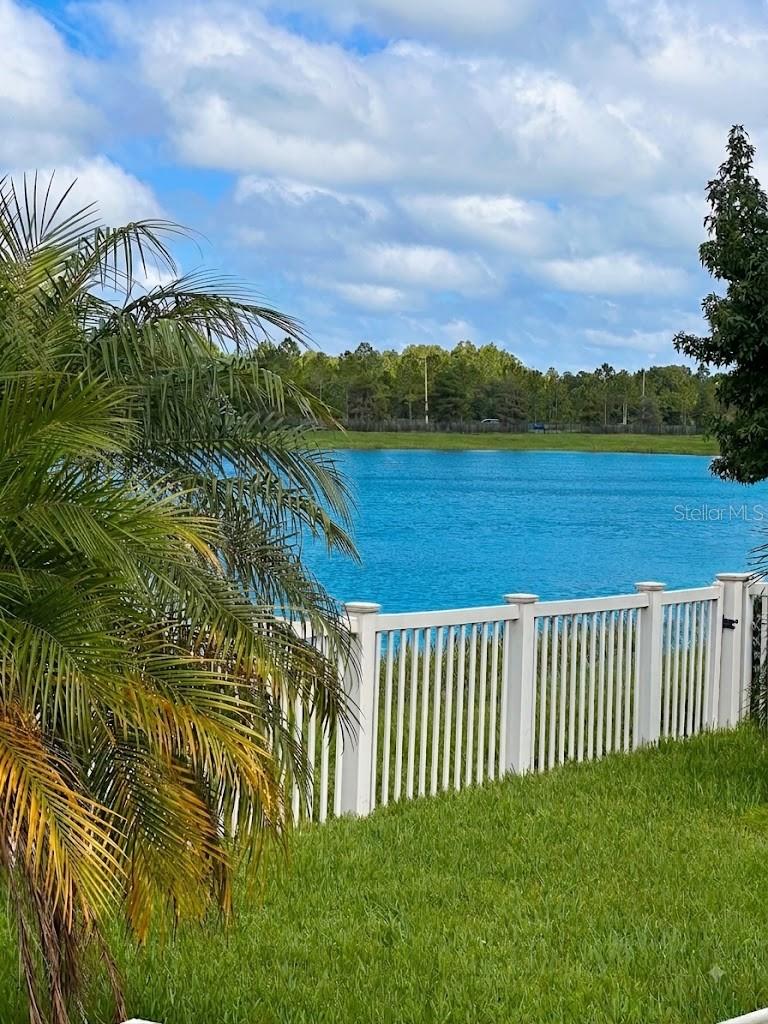 1747 Oak Hammock Ct Property Photo 2
