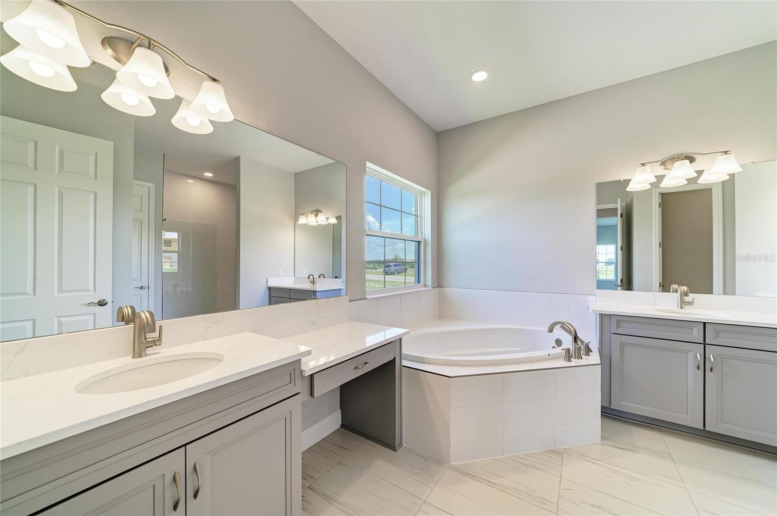 10183 Lilac Manor Trce Property Photo 7