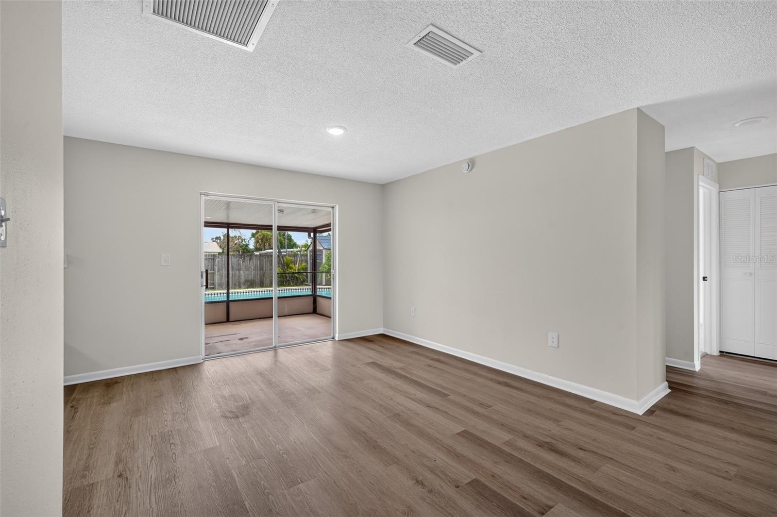5181 Frederick Ave Property Photo 3