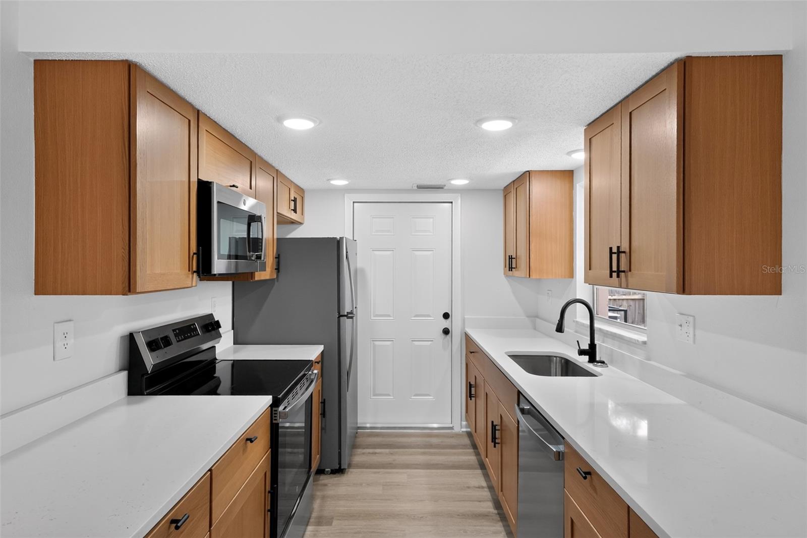 5181 Frederick Ave Property Photo 5