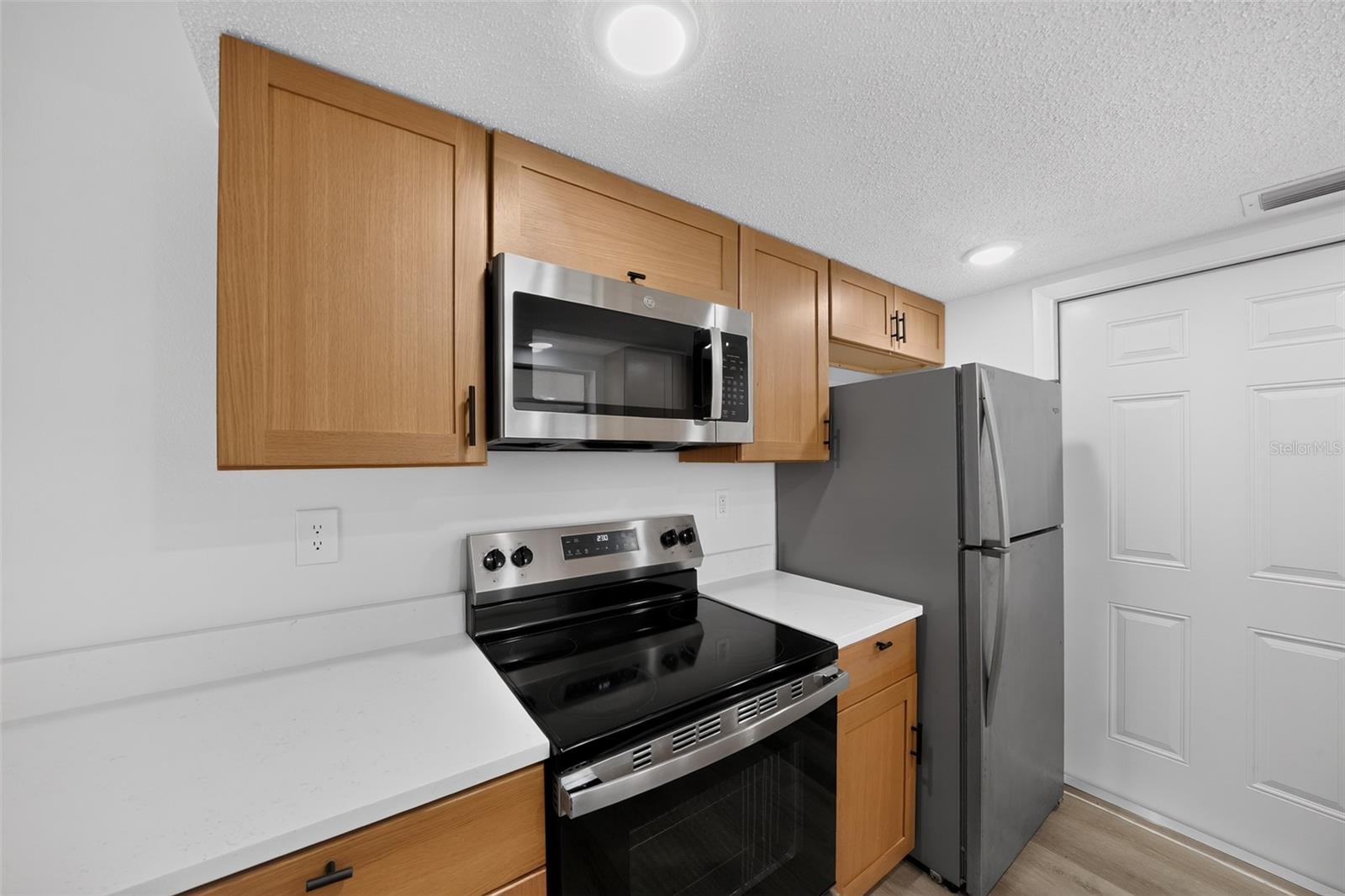 5181 Frederick Ave Property Photo 6