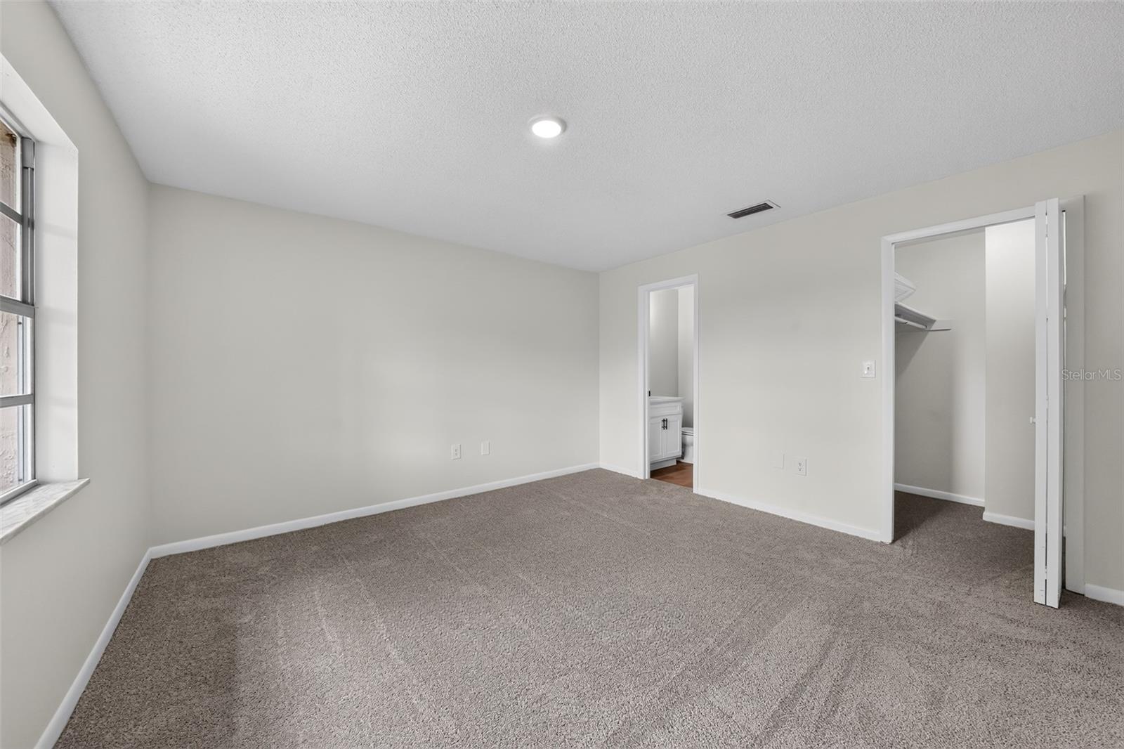 5181 Frederick Ave Property Photo 8