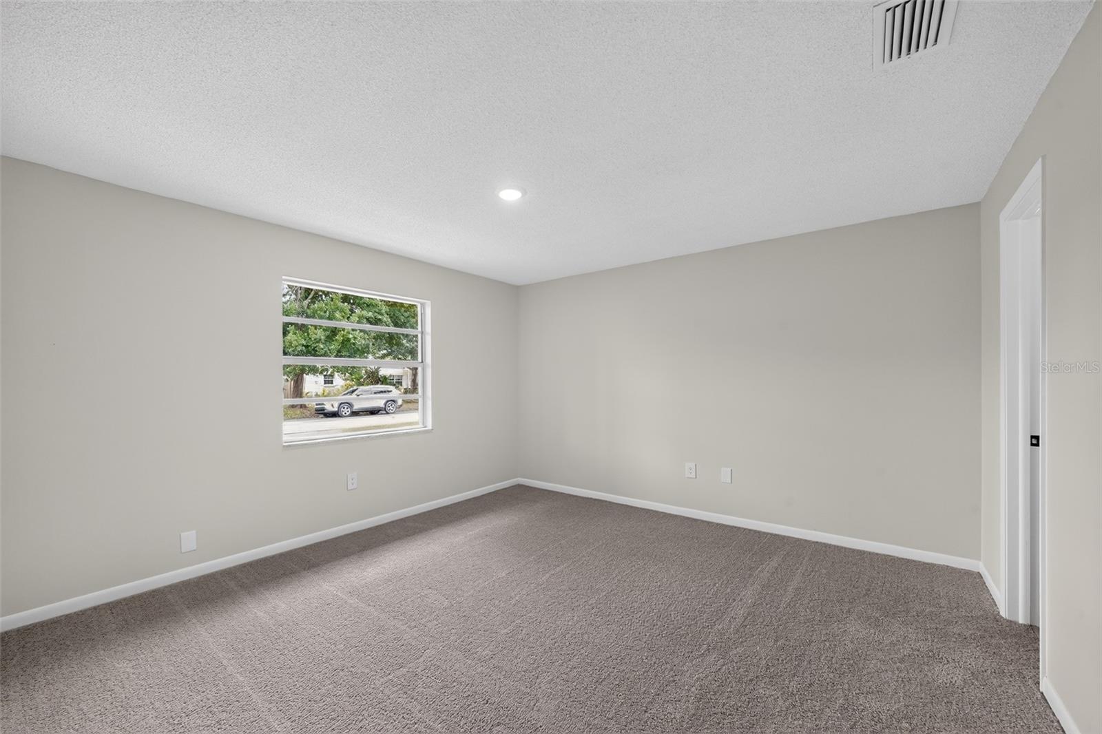 5181 Frederick Ave Property Photo 10