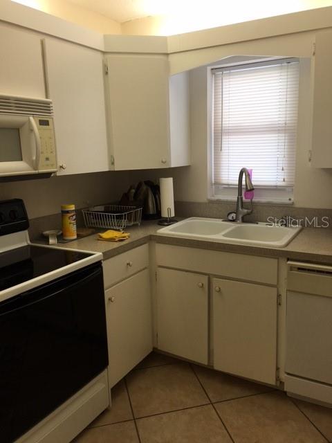 7625 Sun Island Dr S #202 Property Photo 5