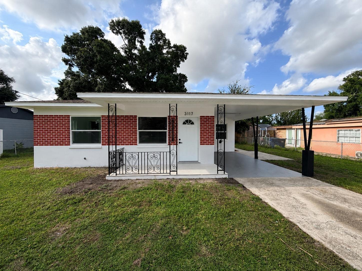 3117 W Leroy St Property Photo 1