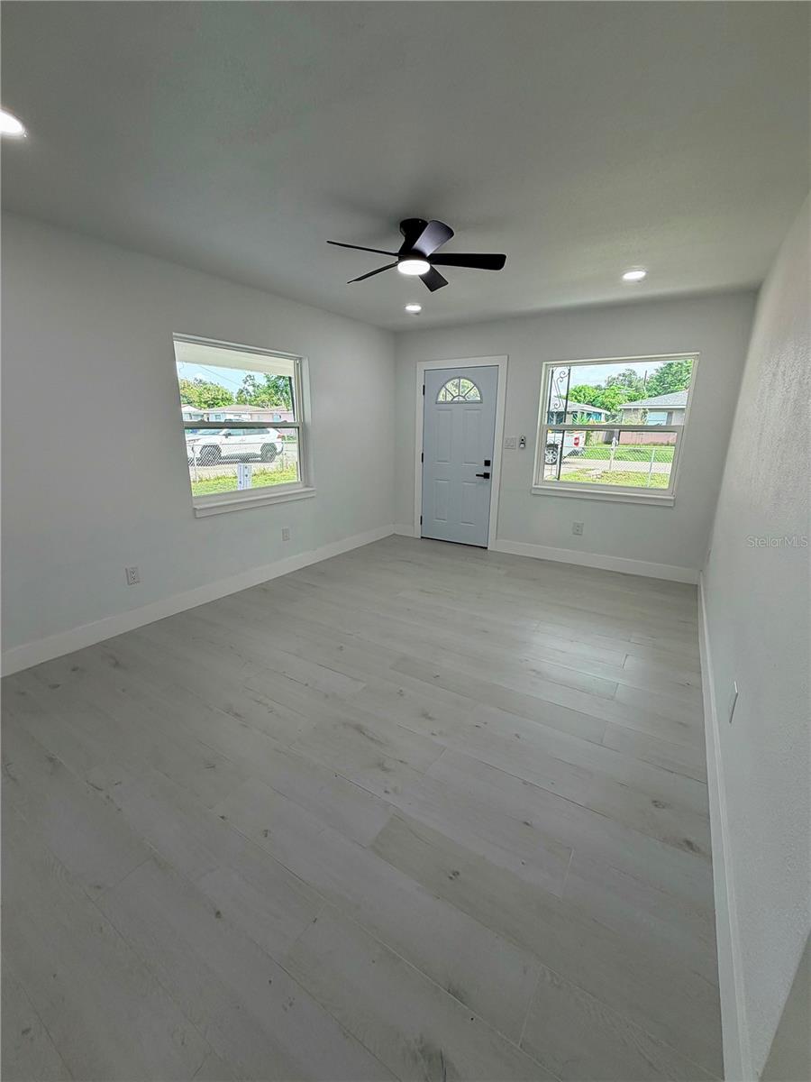 3117 W Leroy St Property Photo 14