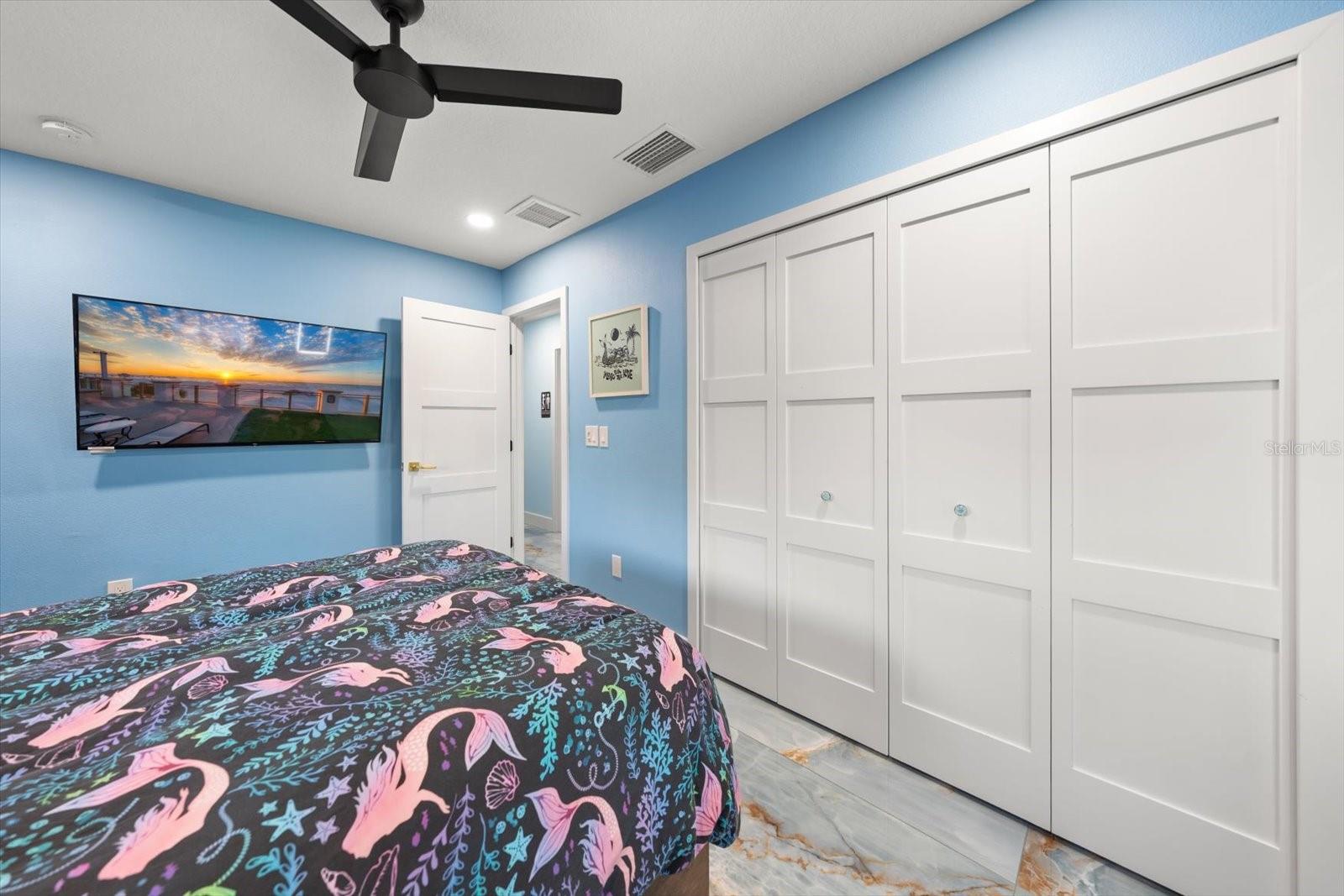 2050 W Bay Dr Property Photo 25
