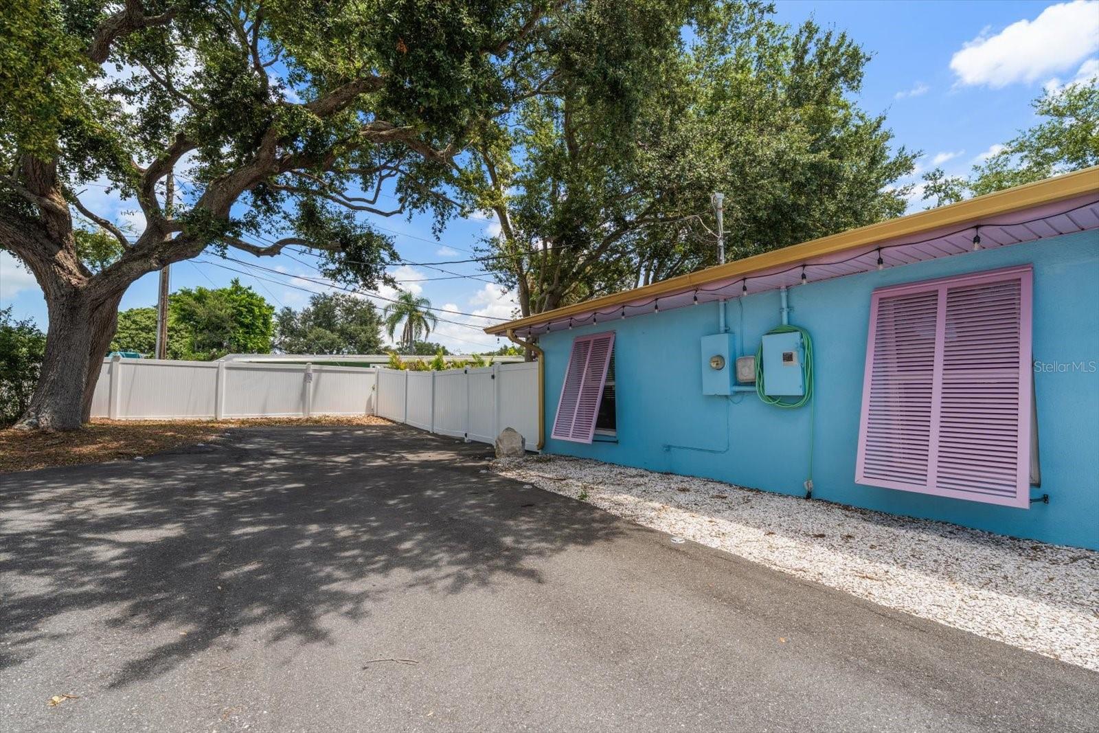 2050 W Bay Dr Property Photo 52