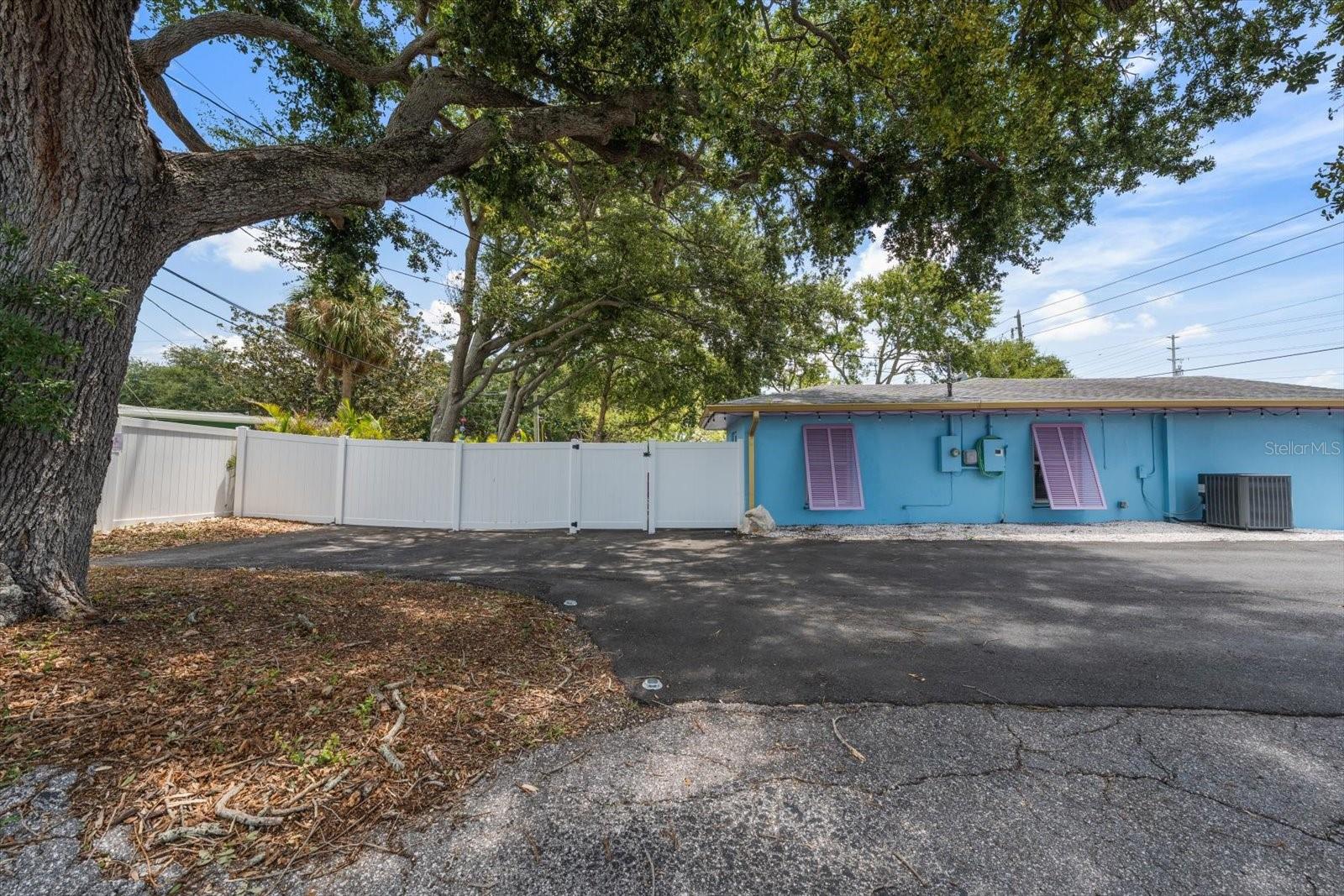 2050 W Bay Dr Property Photo 53