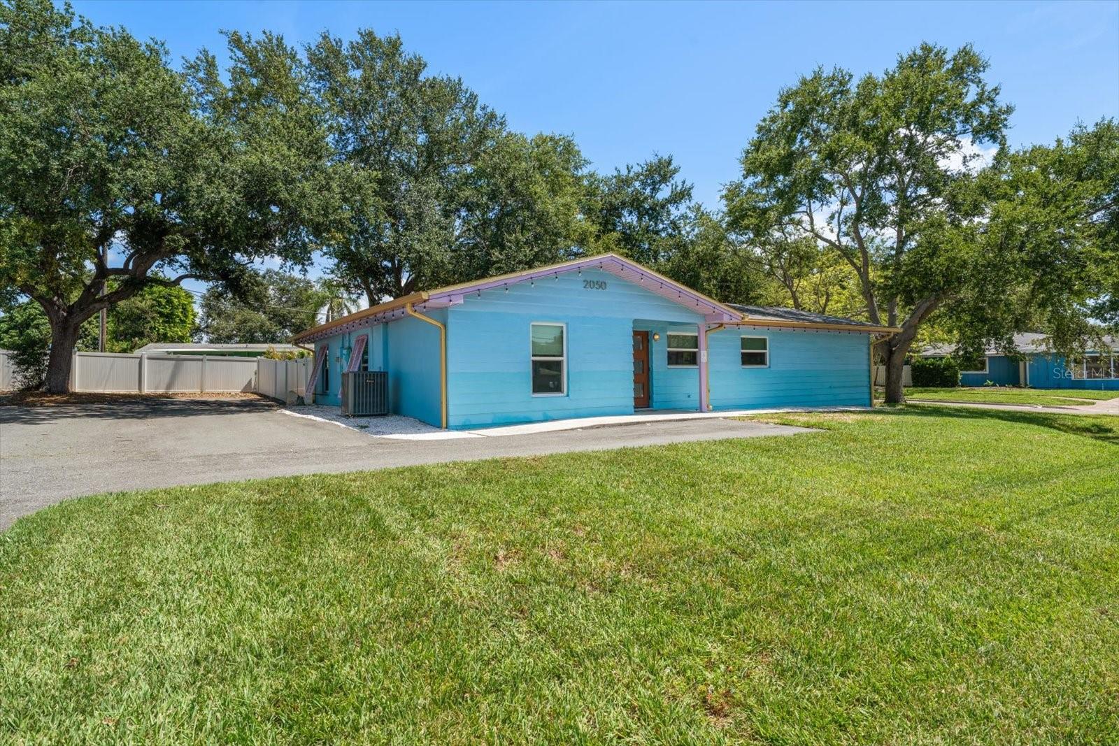 2050 W Bay Dr Property Photo 57