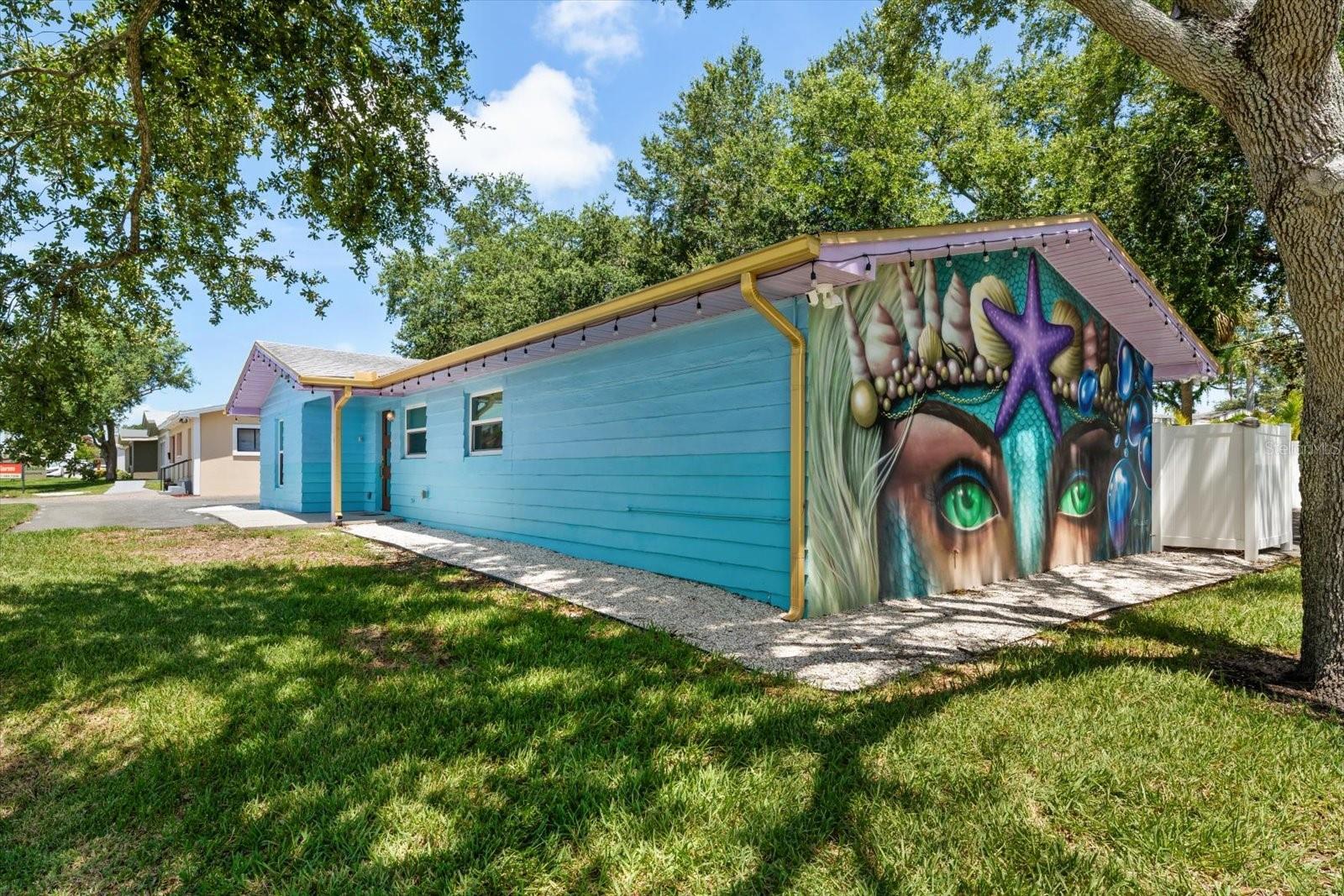 2050 W Bay Dr Property Photo 60