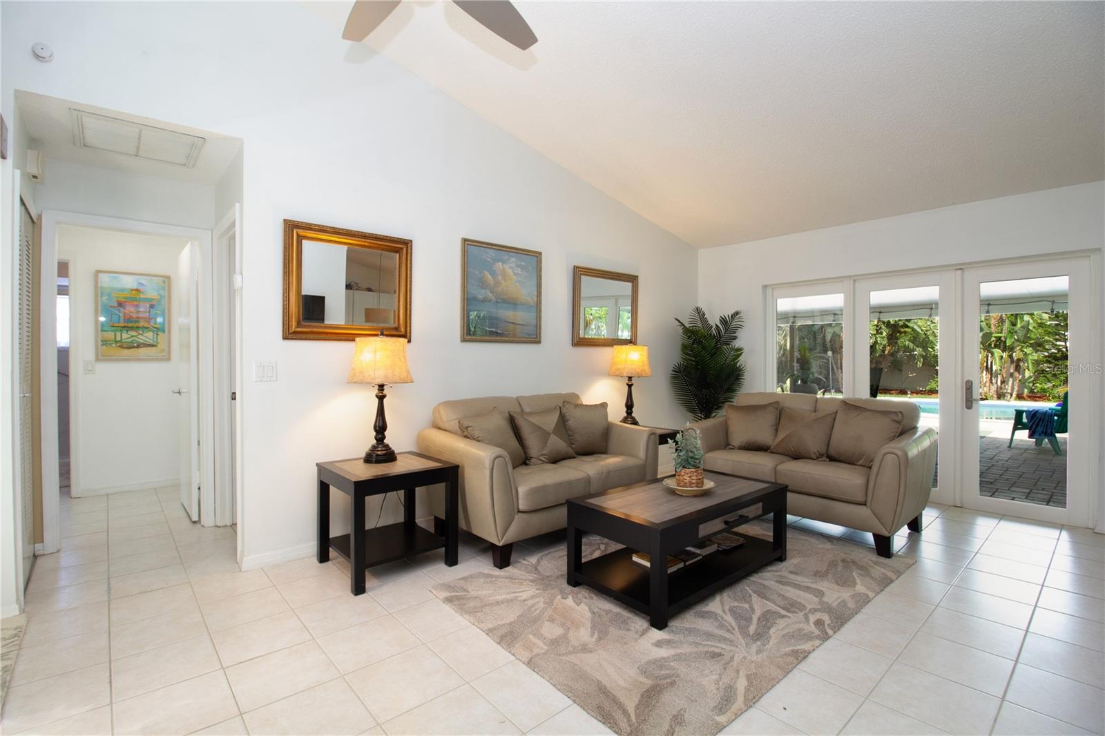 1613 St Catherine Dr E Property Photo 11