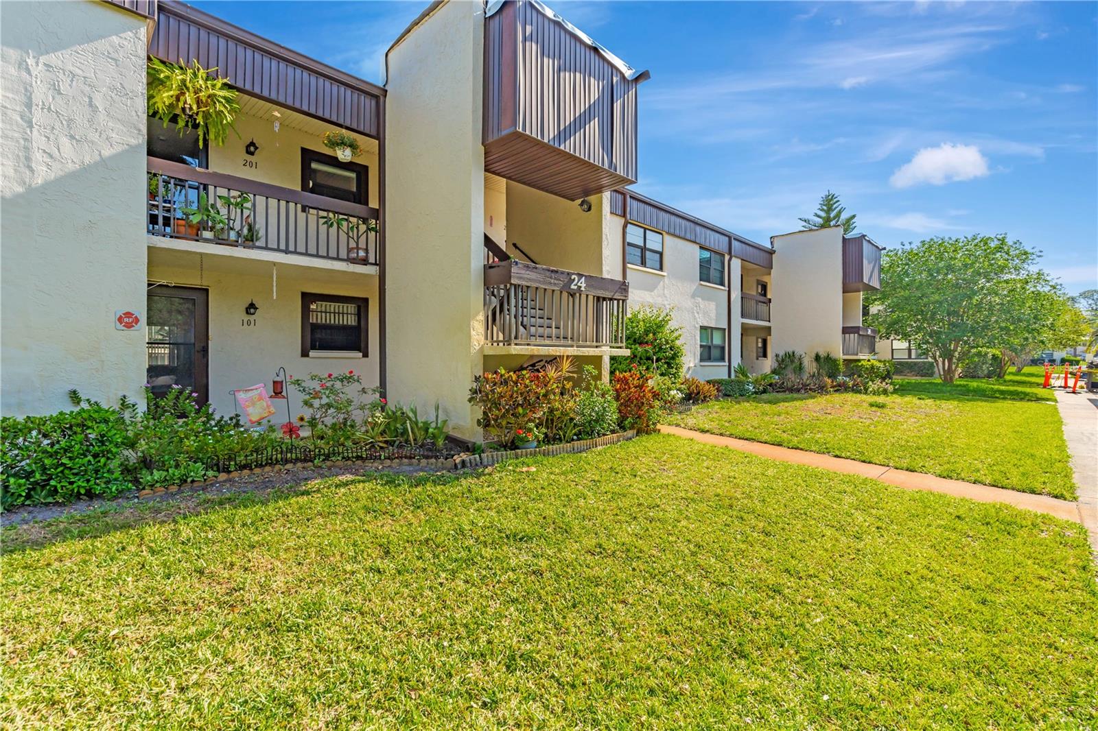 2400 Winding Creek Blvd #24-102 Property Photo