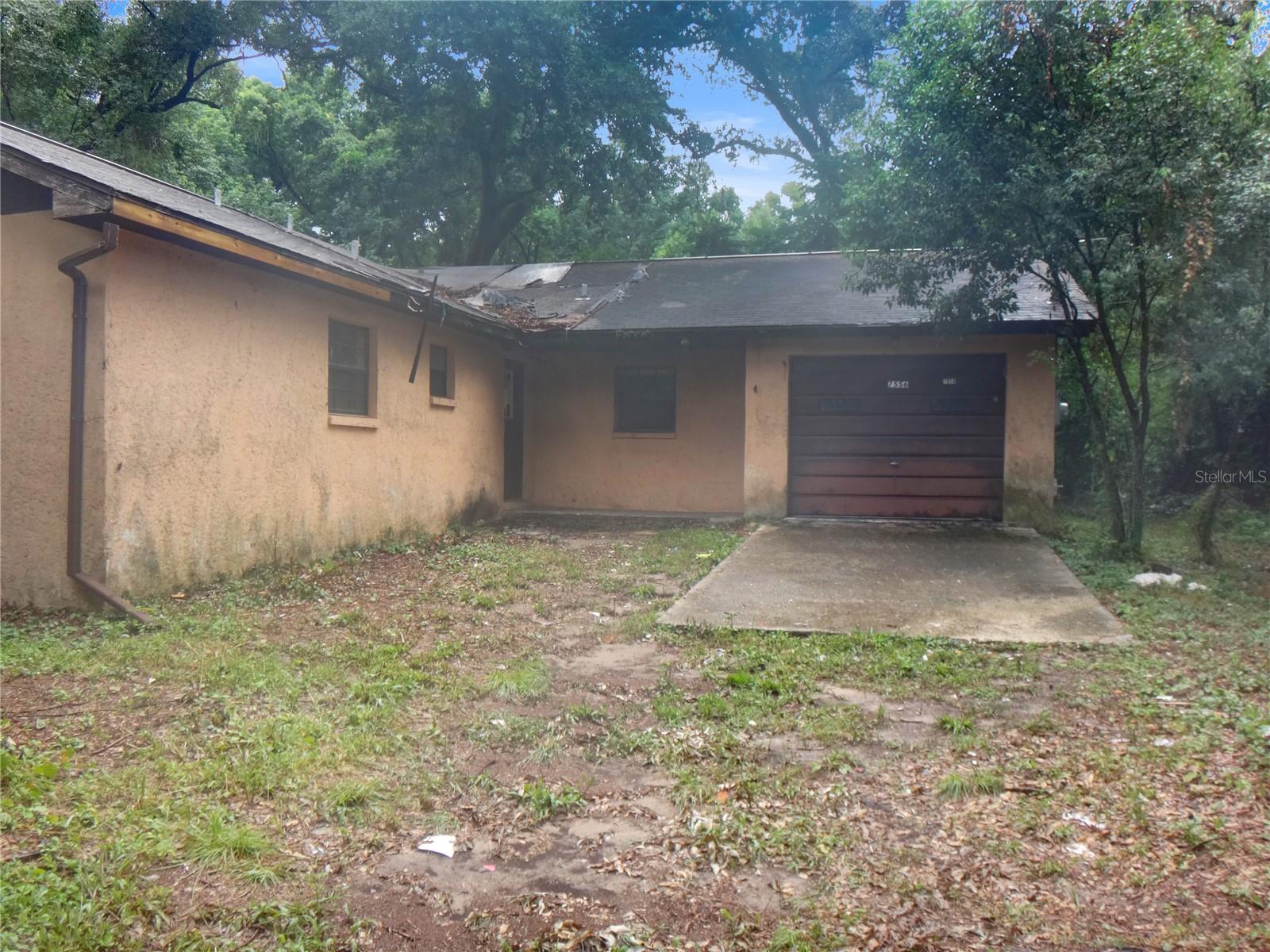 7556 23rd St Property Photo 2