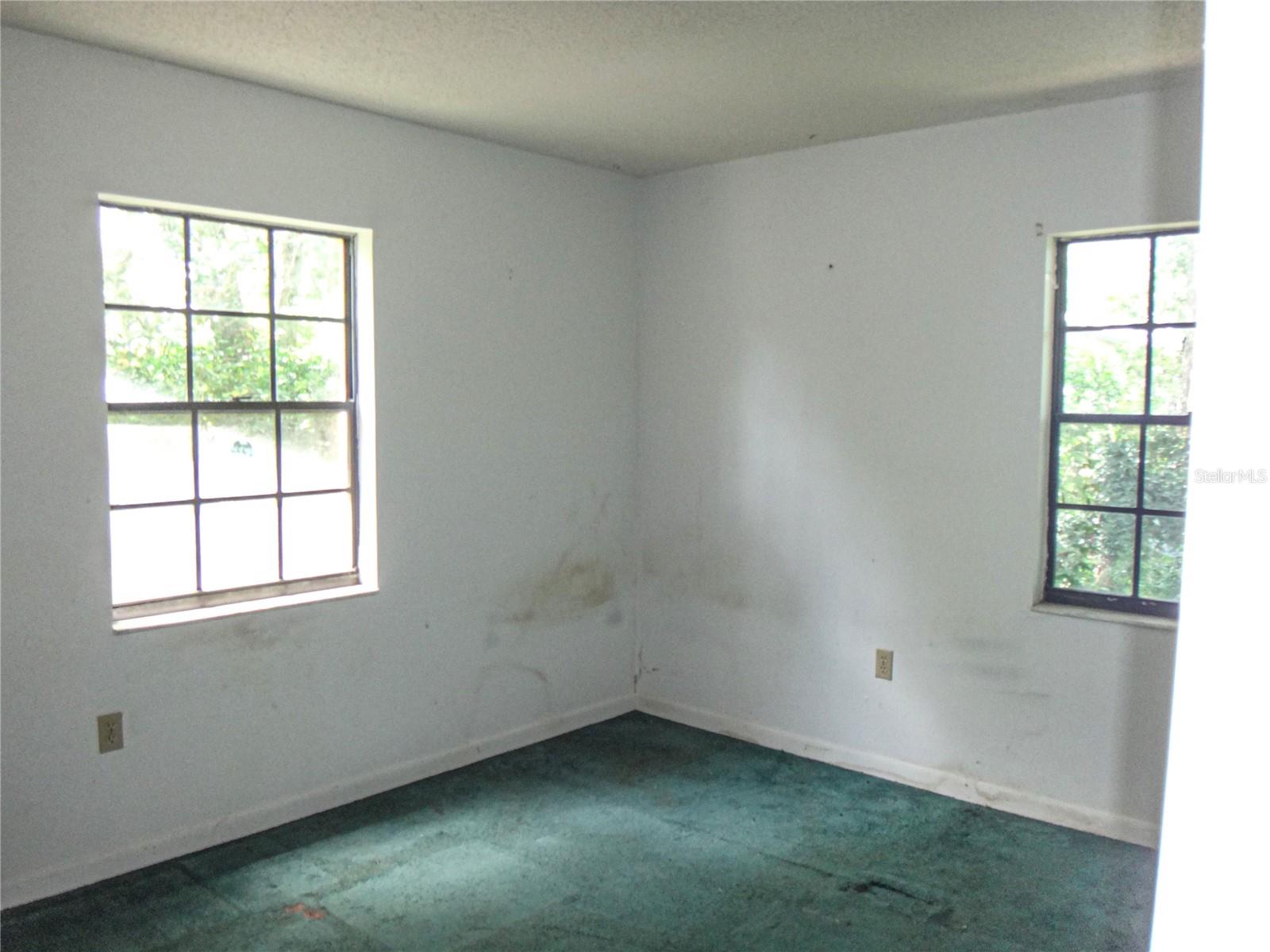 7556 23rd St Property Photo 11