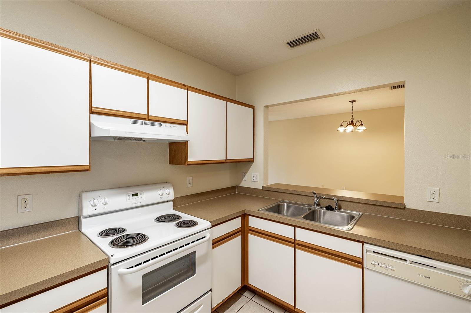 9506 Amberdale Ct #202 Property Photo 5