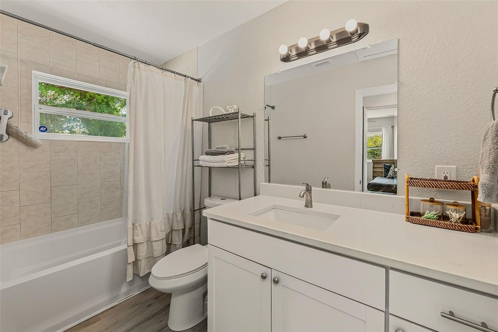 10664 Starkey Rd Property Photo 13