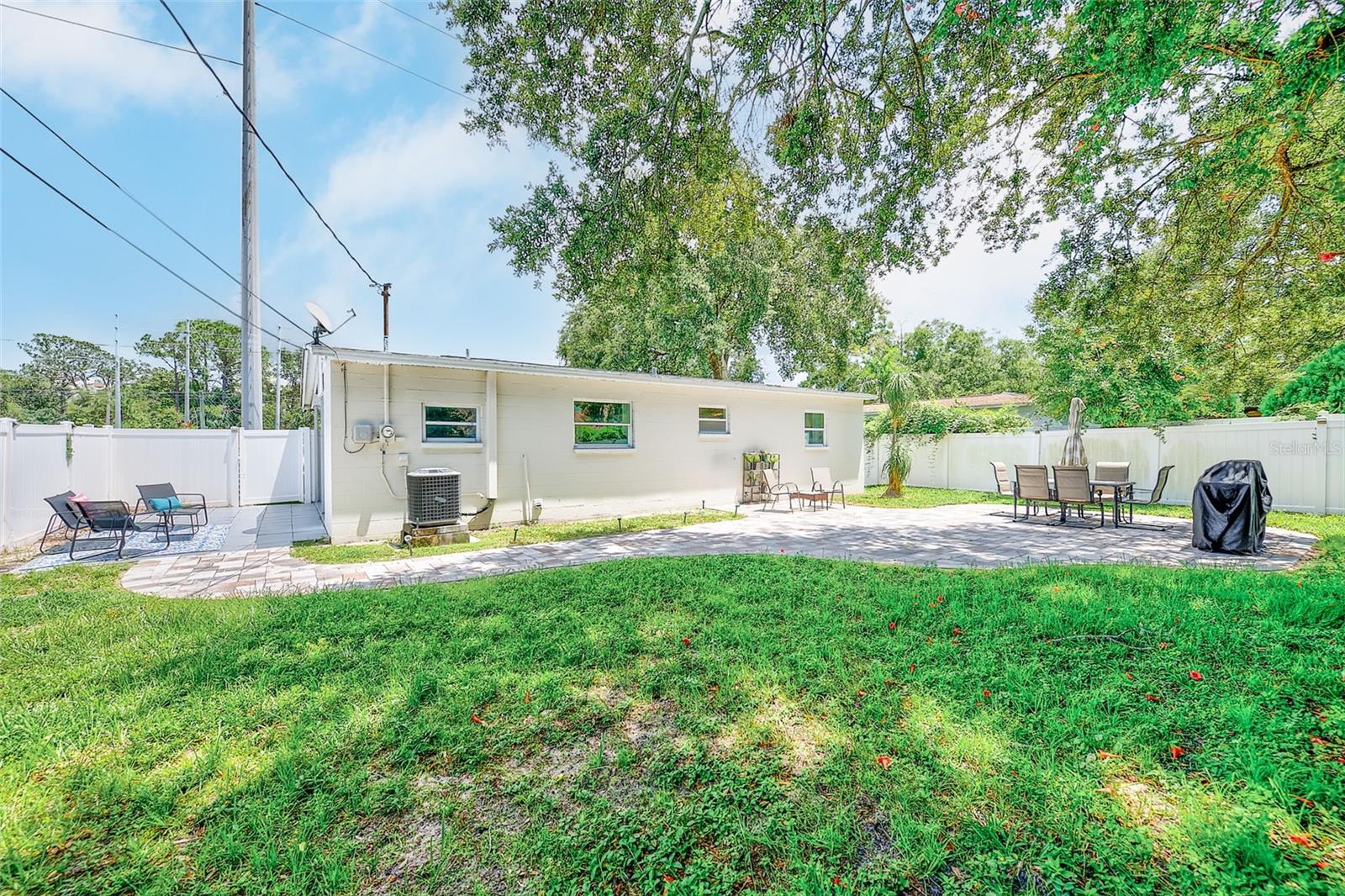 10664 Starkey Rd Property Photo 18