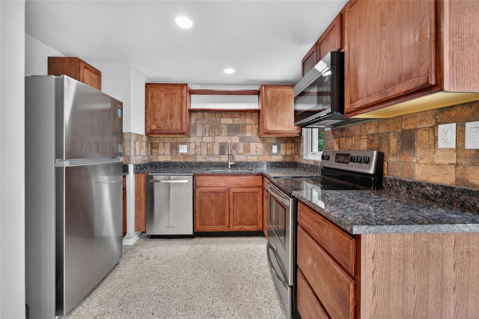 506 Shamrock Rd Property Photo 12