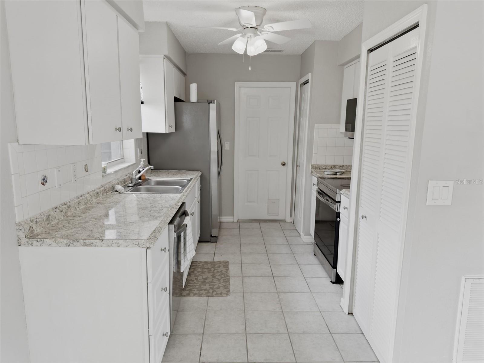 2202 Godfrey Ave Property Photo 11
