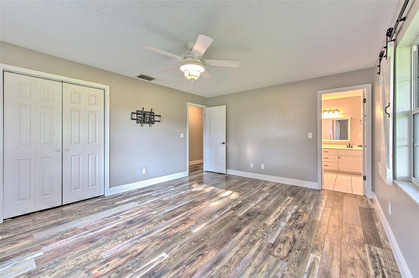 16520 Spring Valley Rd Property Photo 11