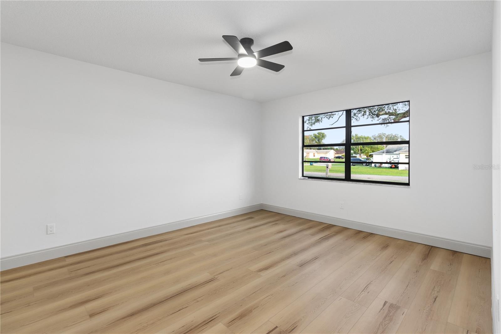 10341 Caspian St Property Photo 10